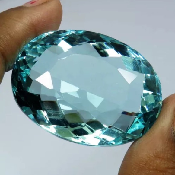 Aquamarine 100 carats of VS Clarity Ocean Blue